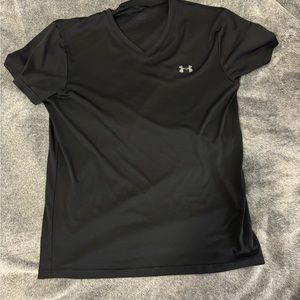 Under Armour men’s large v neck black shirt